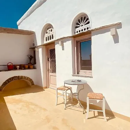 Th_eros House